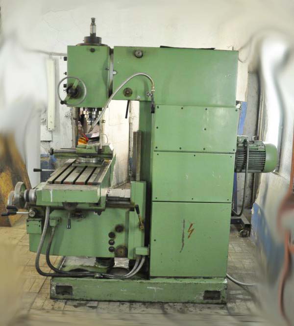 Фото консольно-фрезерного верстата FV-36